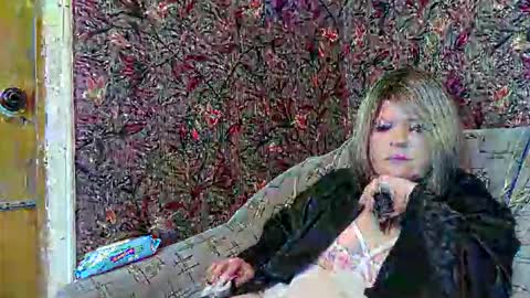 yuliiared online show from April 9, 2026, 7:03 am