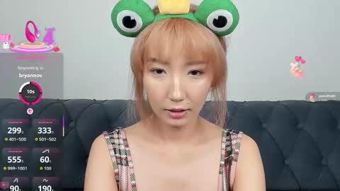 yume_ko online show from September 18, 2025, 12:01 am