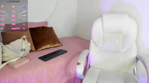 Snapshot of yumeko_jabami chatting on November 14, 2025, 12:15 pm YUMEKO online show from November 14, 2025, 12:15 pm