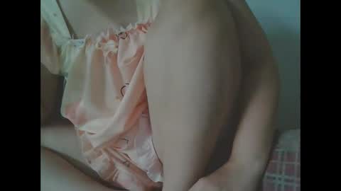 yumi123_ online show from November 5, 2025, 11:49 pm
