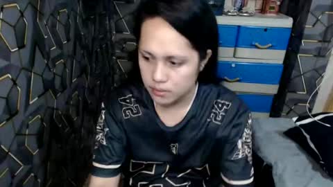 yumi online show from October 3, 2025, 11:46 pm