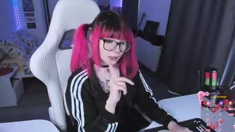 Yumi 3 online show from June 15, 2026, 2:36 am