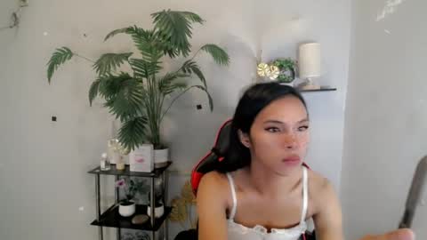 Snapshot of yumiexx chatting on July 7, 2026, 5:10 am CALL ME YUMLEXX online show from July 7, 2026, 5:10 am