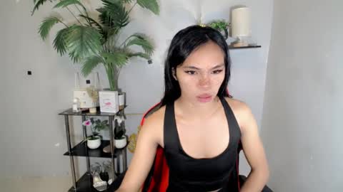 Snapshot of yumiexx chatting on July 14, 2026, 2:05 am CALL ME YUMLEXX online show from July 14, 2026, 2:05 am
