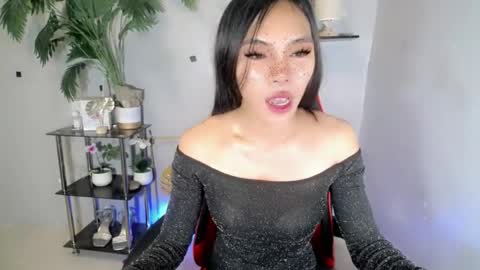 Snapshot of yumiexx chatting on July 27, 2026, 11:56 pm CALL ME YUMLEXX online show from July 27, 2026, 11:56 pm