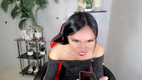 Snapshot of yumiexx chatting on August 1, 2026, 2:00 am CALL ME YUMLEXX online show from August 1, 2026, 2:00 am