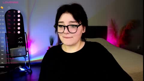 YumemiyaYumi online show from January 1, 2025, 12:43 am