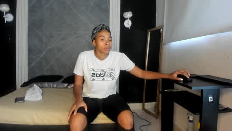 Yummyduo online show from January 19, 2025, 11:56 am