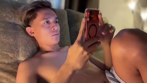 Justine online show from January 19, 2026, 4:05 am