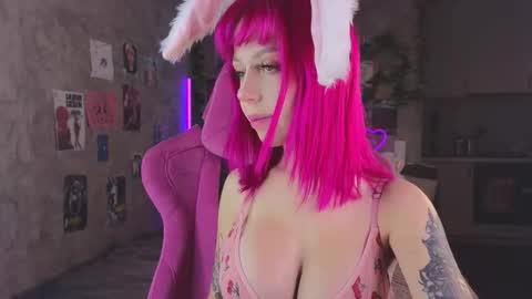 Lisa online show from September 8, 2025, 7:35 pm