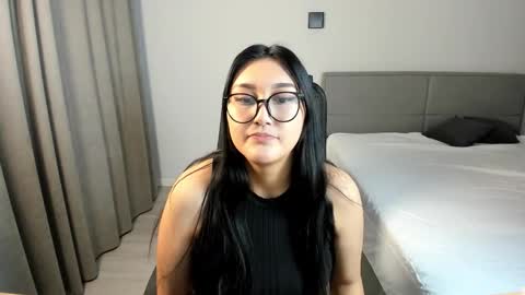 Yuna online show from November 20, 2025, 7:13 pm