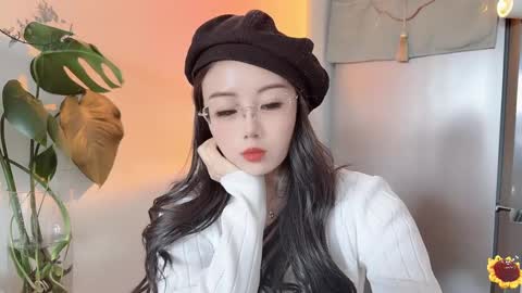 YunEr online show from February 21, 2025, 3:34 am