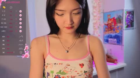 yung_leana online show from December 14, 2025, 6:12 pm