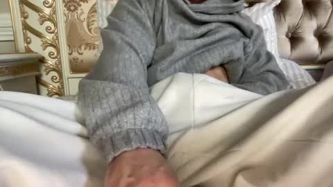 Yung Bull online show from December 24, 2024, 7:44 pm