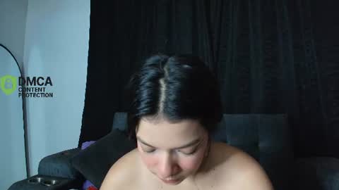 Snapshot of yungelitamor_ chatting on June 25, 2026, 5:12 am ELITA online show from June 25, 2026, 5:12 am