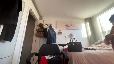 BbyTSSLut online show from December 14, 2025, 11:42 pm