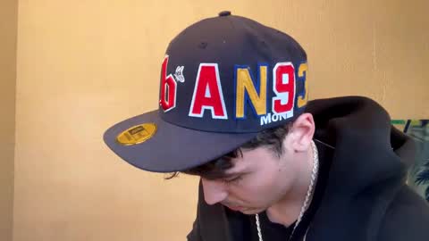 yungstudbev online show from January 14, 2025, 2:53 pm