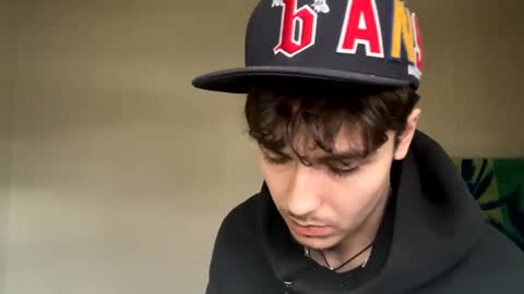 yungstudbev online show from February 2, 2025, 7:04 pm