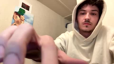 yungstudbev online show from November 9, 2025, 3:49 am