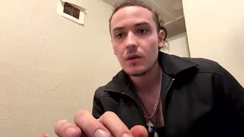 yungstudbev online show from March 22, 2026, 4:21 pm