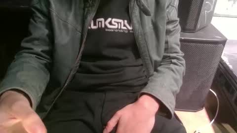 YUNG online show from December 5, 2025, 3:30 pm