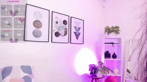 Yunna online show from September 10, 2025, 11:32 am