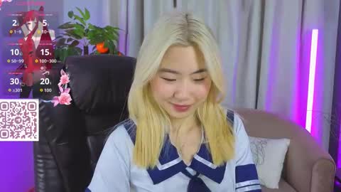 Yunna  online show from March 8, 2026, 1:03 am