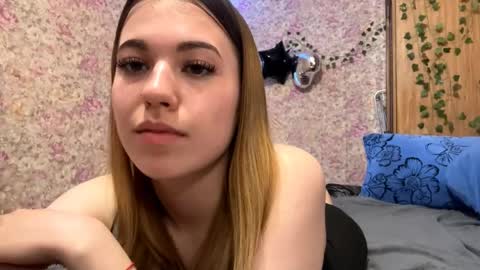 yunsylney online show from May 11, 2026, 5:10 pm
