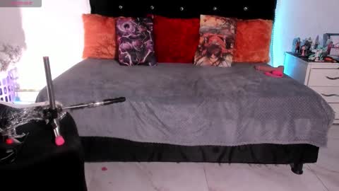 yuong soo online show from September 19, 2025, 4:25 am