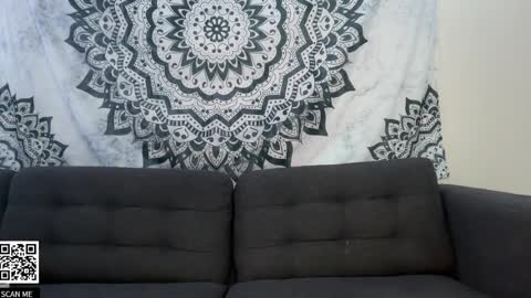 yurdreams_22 online show from April 7, 2026, 3:01 pm