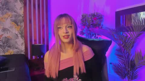 Snapshot of yuri_kay chatting on May 8, 2026, 7:30 pm Yuri Kay online show from May 8, 2026, 7:30 pm