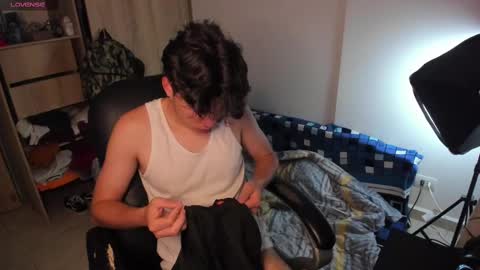 yurii_moody online show from October 5, 2025, 11:46 pm