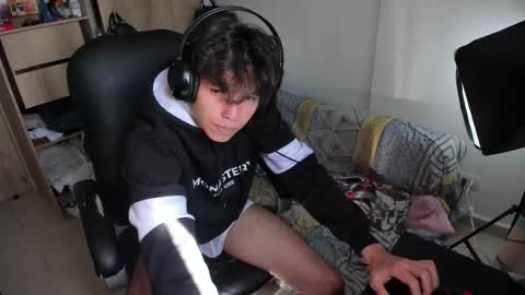 yurii_moody online show from October 29, 2025, 6:42 pm