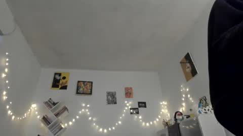 Snapshot of yury_sun chatting on December 1, 2024, 6:30 pm paola online show from December 1, 2024, 6:30 pm