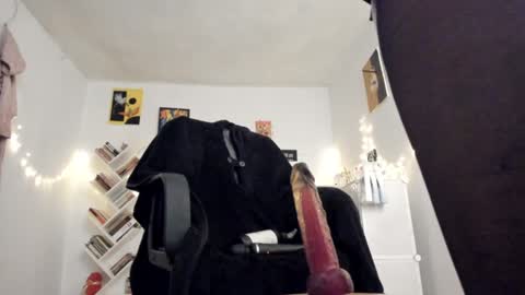 Snapshot of yury_sun chatting on December 16, 2024, 11:28 pm paola online show from December 16, 2024, 11:28 pm