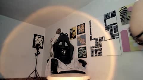 Snapshot of yury_sun chatting on November 12, 2025, 8:52 pm paola online show from November 12, 2025, 8:52 pm