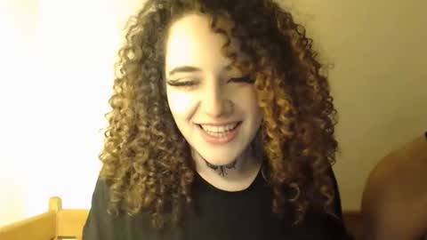 yusraxdamian online show from February 1, 2026, 2:15 pm