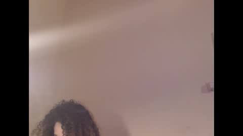 yusraxdamian online show from February 7, 2026, 1:37 pm