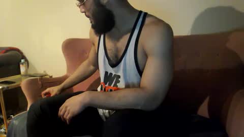 yusraxdamian online show from February 12, 2026, 9:59 am