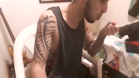 Yuumi online show from September 15, 2025, 3:50 am