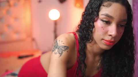 Yuyi Cam online show from October 4, 2025, 2:53 am