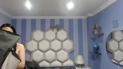 Snapshot of yvi_taylor chatting on July 23, 2026, 11:52 am yvi online show from July 23, 2026, 11:52 am