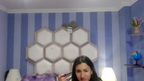 Snapshot of yvi_taylor chatting on July 30, 2026, 12:48 pm yvi online show from July 30, 2026, 12:48 pm
