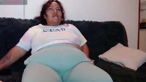 Snapshot of yvonn_jlove chatting on June 9, 2026, 11:22 am yvonn online show from June 9, 2026, 11:22 am