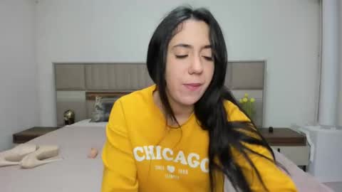 yvonnebabe online show from December 27, 2024, 6:35 am