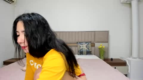 yvonnebabe online show from December 28, 2024, 6:28 am