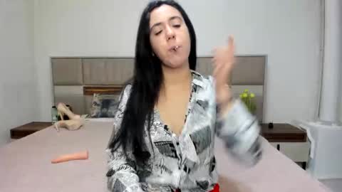 yvonnebabe online show from January 6, 2025, 6:25 am