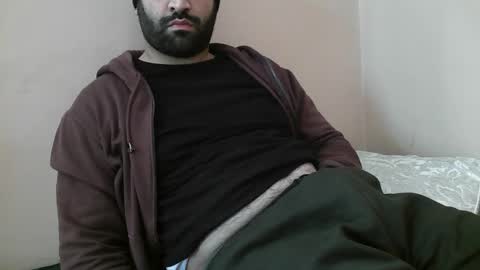 Snapshot of yxxtxxdentyk chatting on February 3, 2025, 6:02 am Bi BearXXX online show from February 3, 2025, 6:02 am