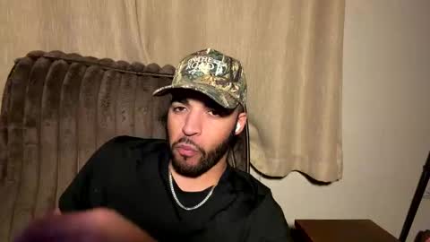 yyyyttttone online show from November 8, 2025, 9:42 am