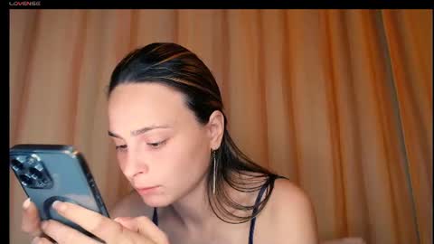 yzza_suave online show from June 18, 2026, 8:35 pm